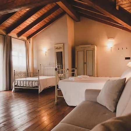 Hotel Tenuta Montezeglio Country Family House 3*