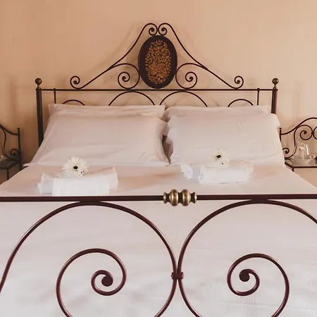 Tenuta Montezeglio Country Family House Hotel 3*