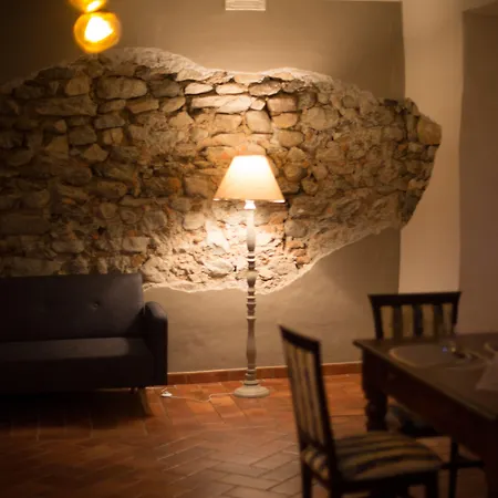Otel Tenuta Montezeglio 3*
