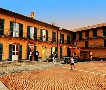Tenuta Montezeglio Country Family House Hotel 3*
