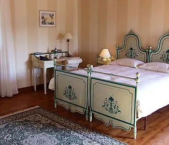 Tenuta Montezeglio Country Family House 3*