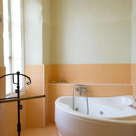 Tenuta Montezeglio Country Family House Hotel 3*