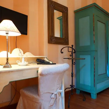 Tenuta Montezeglio Country Family House Hotel 3*