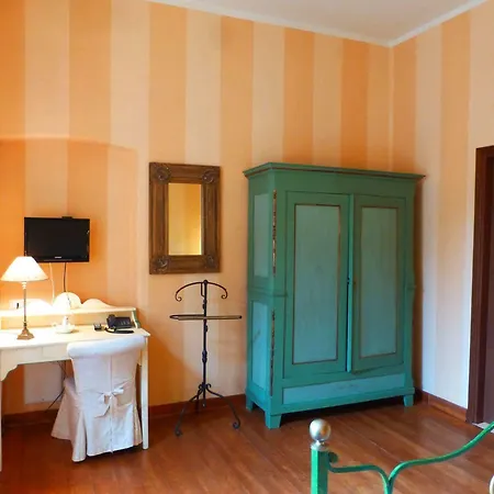 Hotel Tenuta Montezeglio Country Family House Invorio Inferiore