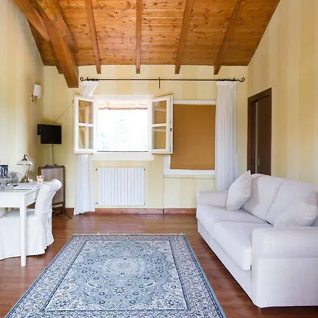 Tenuta Montezeglio Country Family House