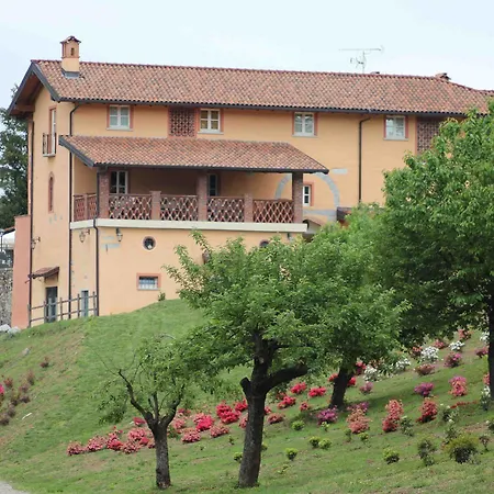 Hotel Tenuta Montezeglio Country Family House