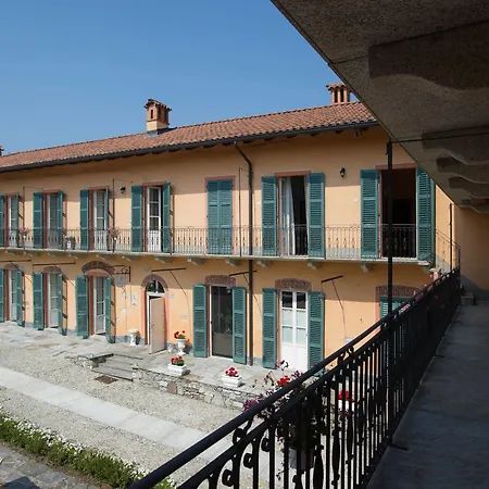 Tenuta Montezeglio Country Family House Hotel