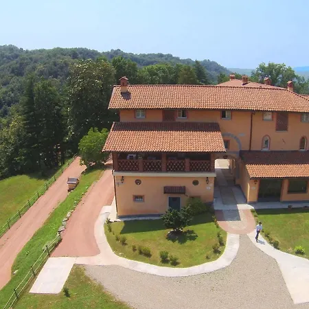 Tenuta Montezeglio Country Family House