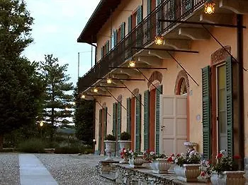 Tenuta Montezeglio Country Family House