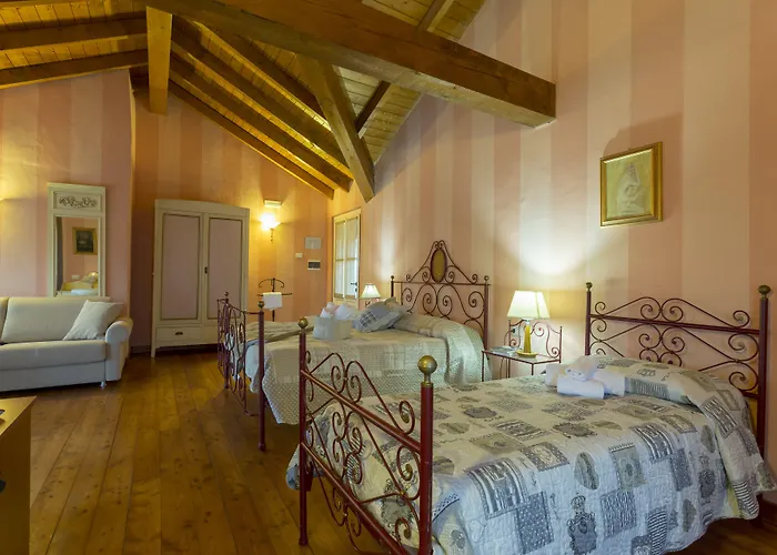 Tenuta Montezeglio Country Family House